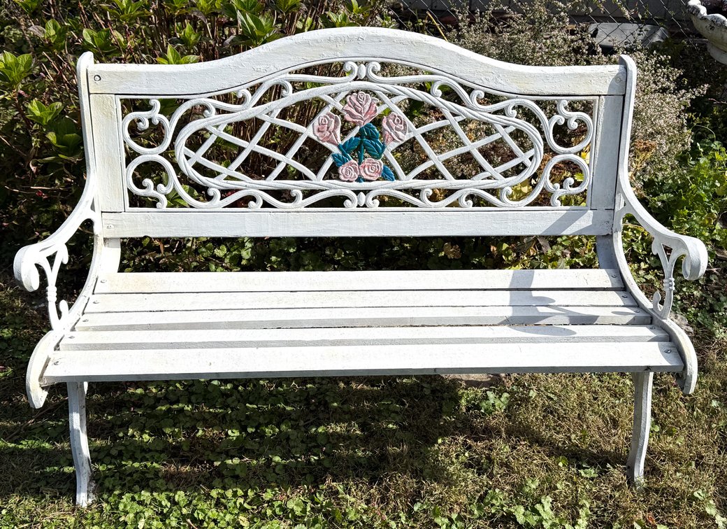 White Metal and Wood Garden Bench