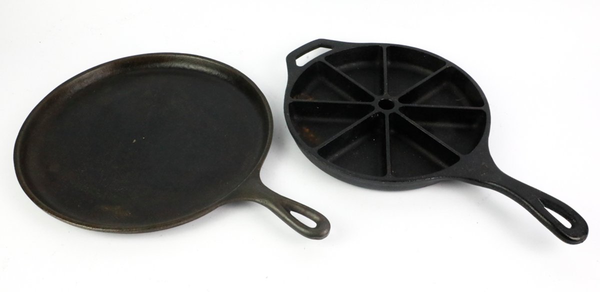 Lodge Cast Iron Old Style Griddle and Cornbread Skillet