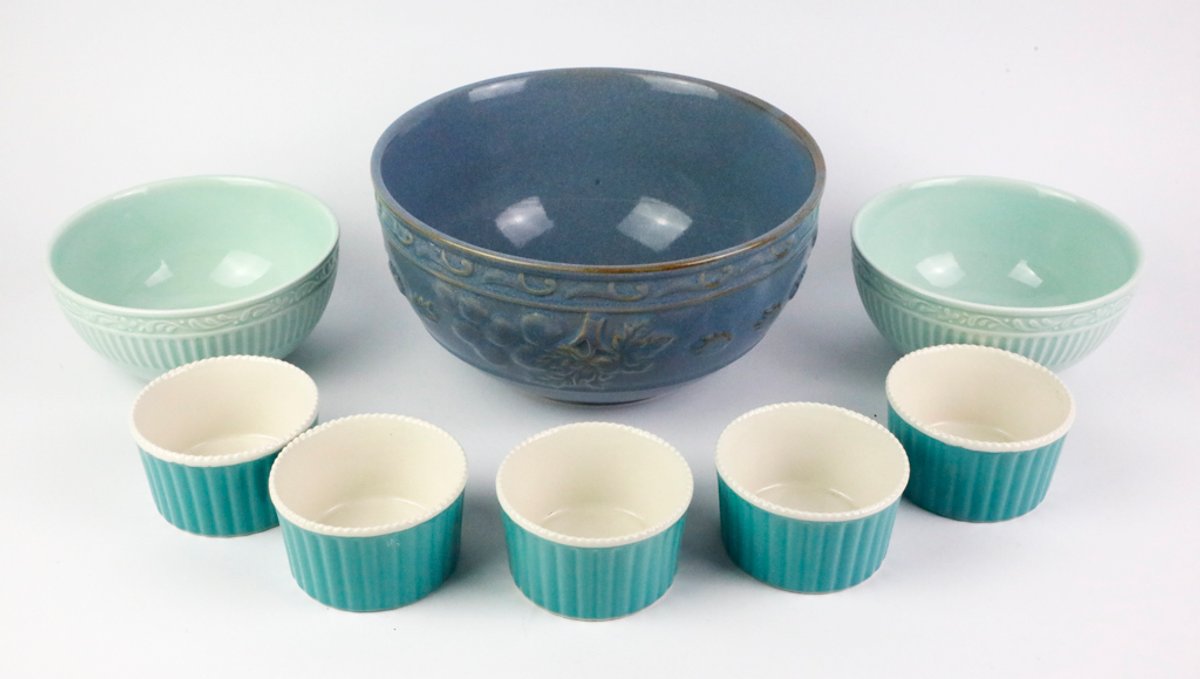 Assortment of Kitchen Bowls