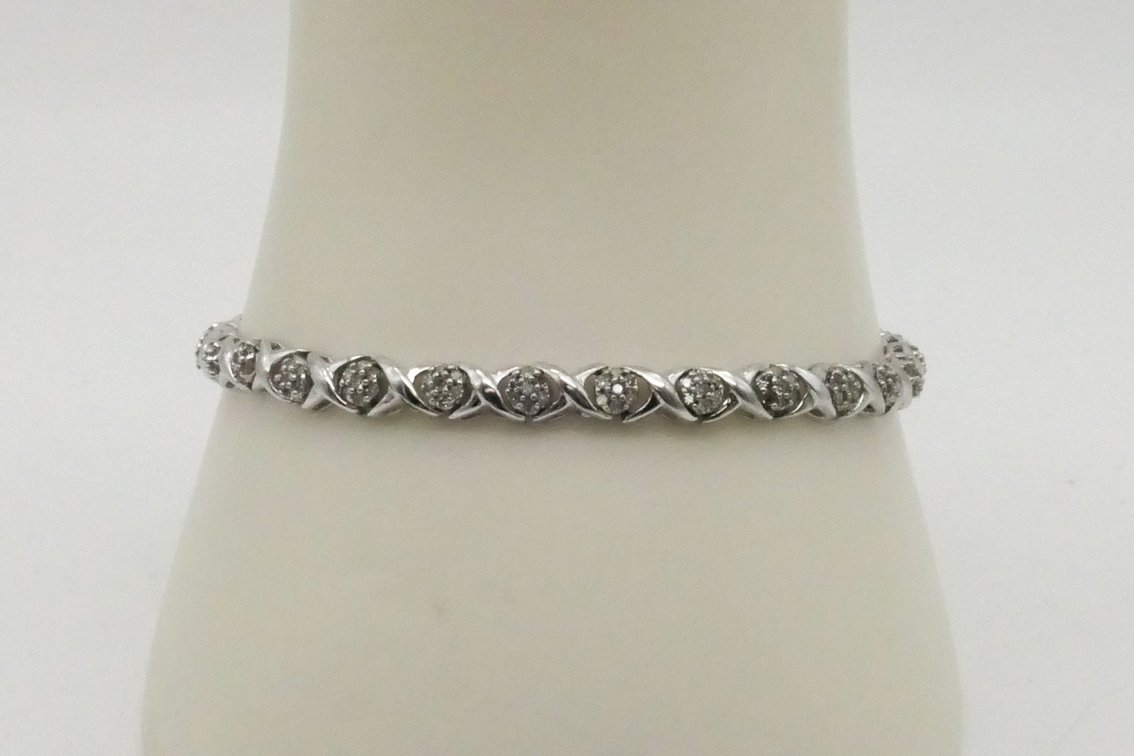 10k White Gold Diamond Tennis Bracelet