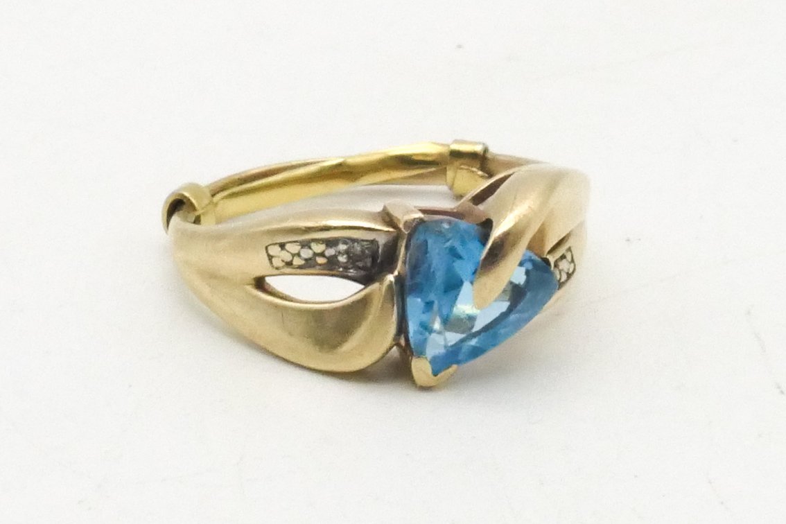10k Gold Blue Gemstone and Diamond Ring