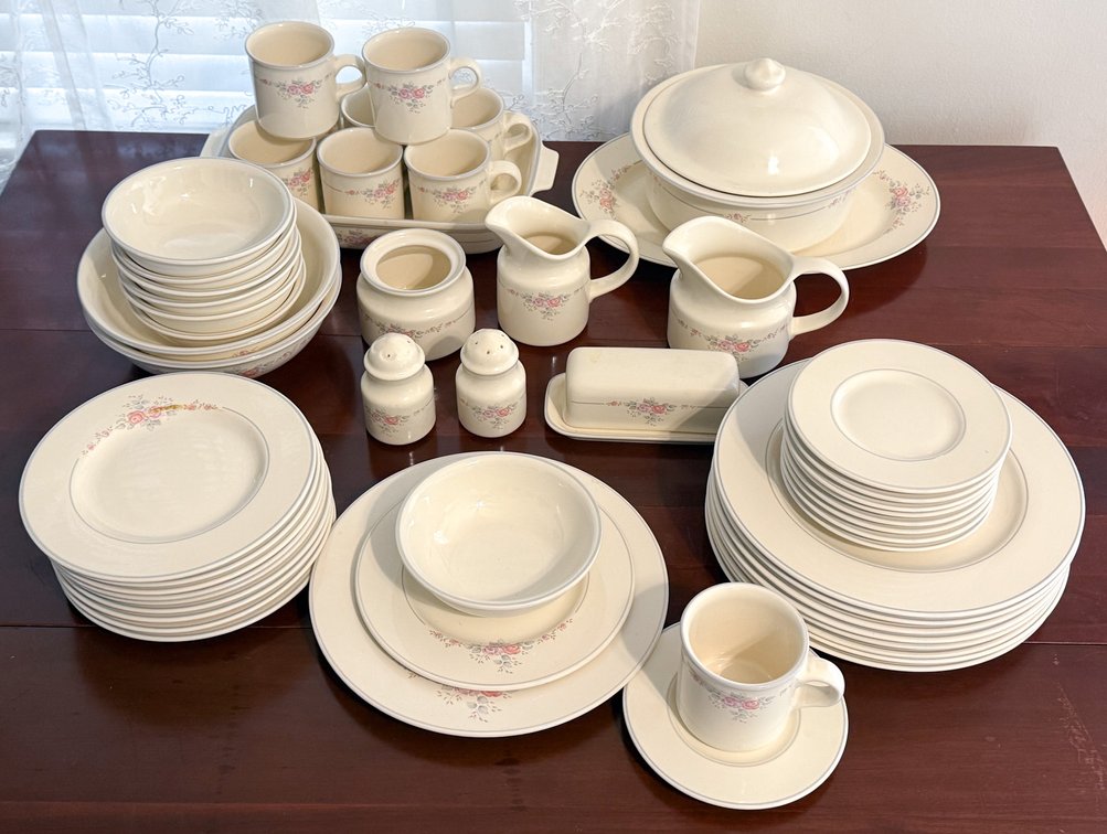 Pfaltzgraff Dinnerware