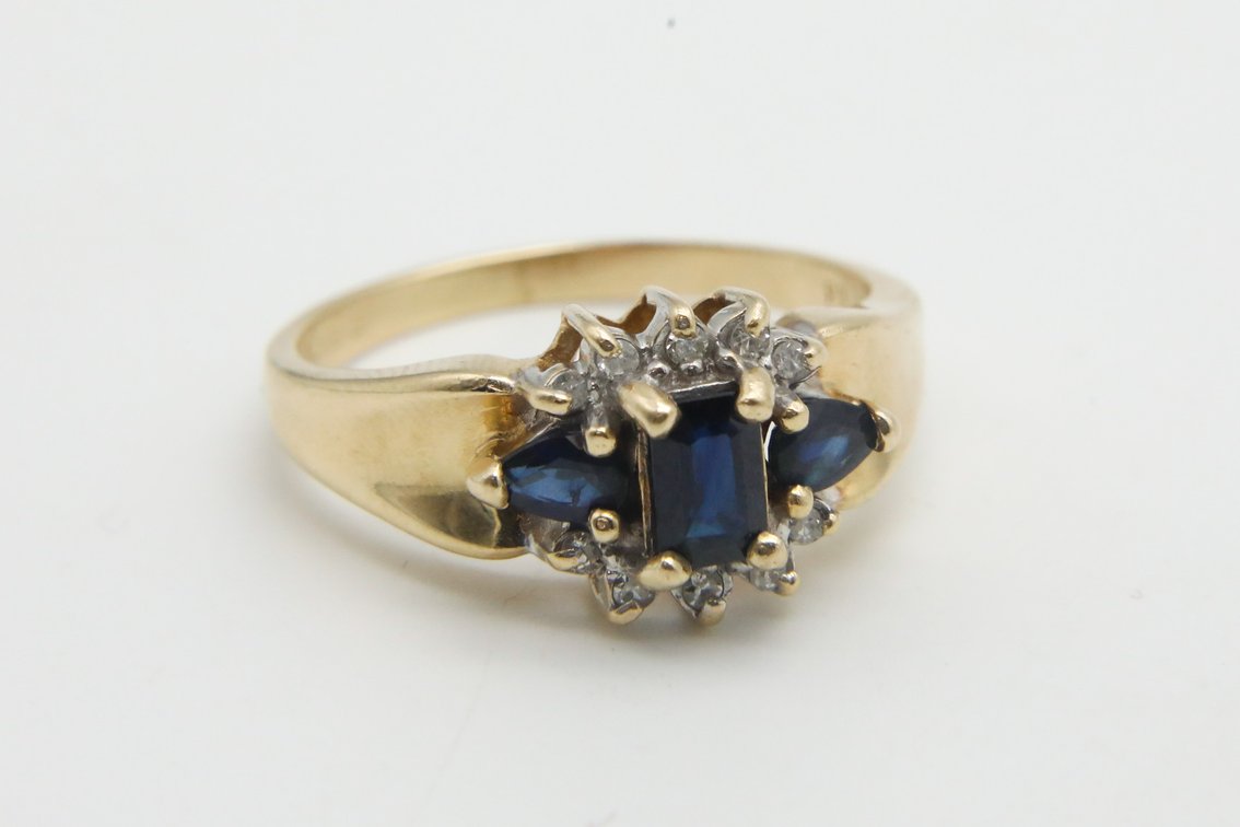 14k Gold Ring with Sapphires and Diamonds