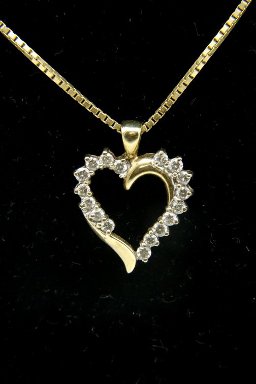 10k Gold Diamond Heart Pendant