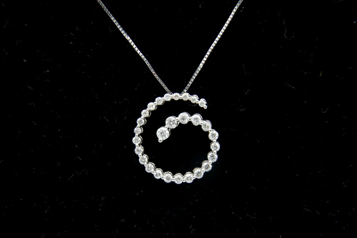 14k White Gold Diamond Swirl Pendant Necklace
