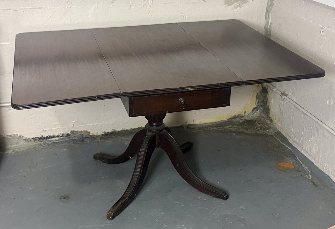 Mahogany Finish 1940s Duncan Phyfe Style Drop Leaf Dining Table