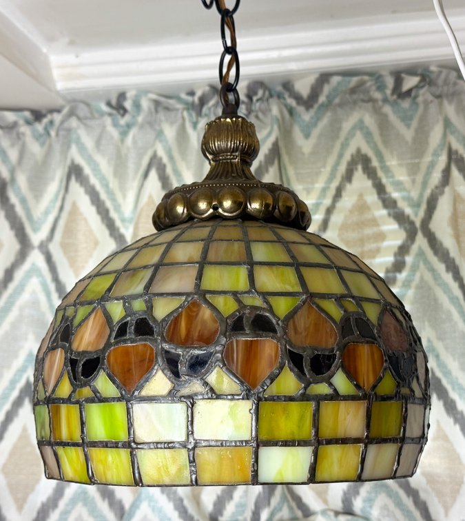 Stained Glass Style Pendant Light