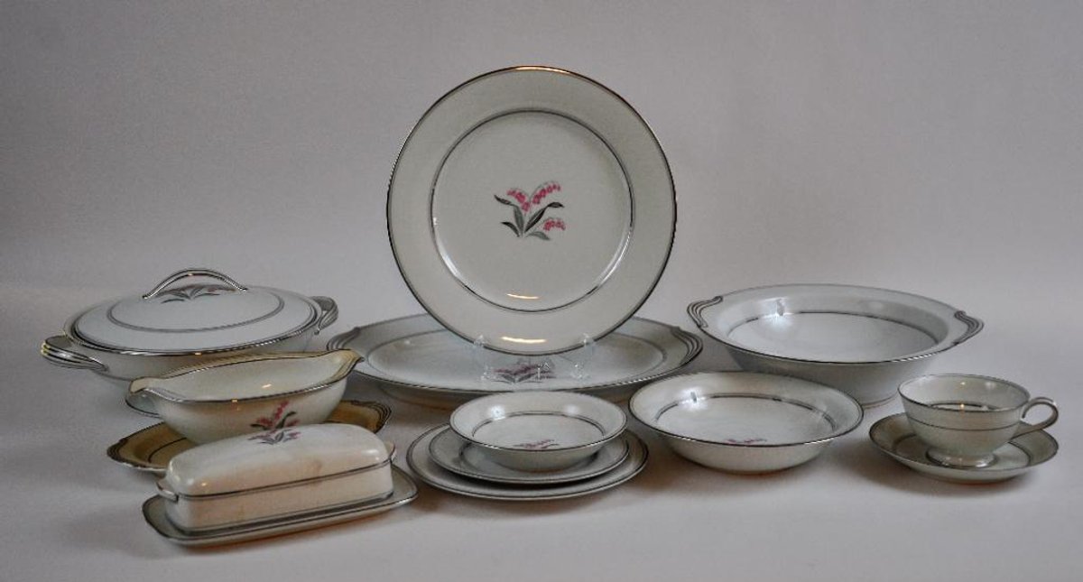 Noritake "Crest" Dinner Service for Six