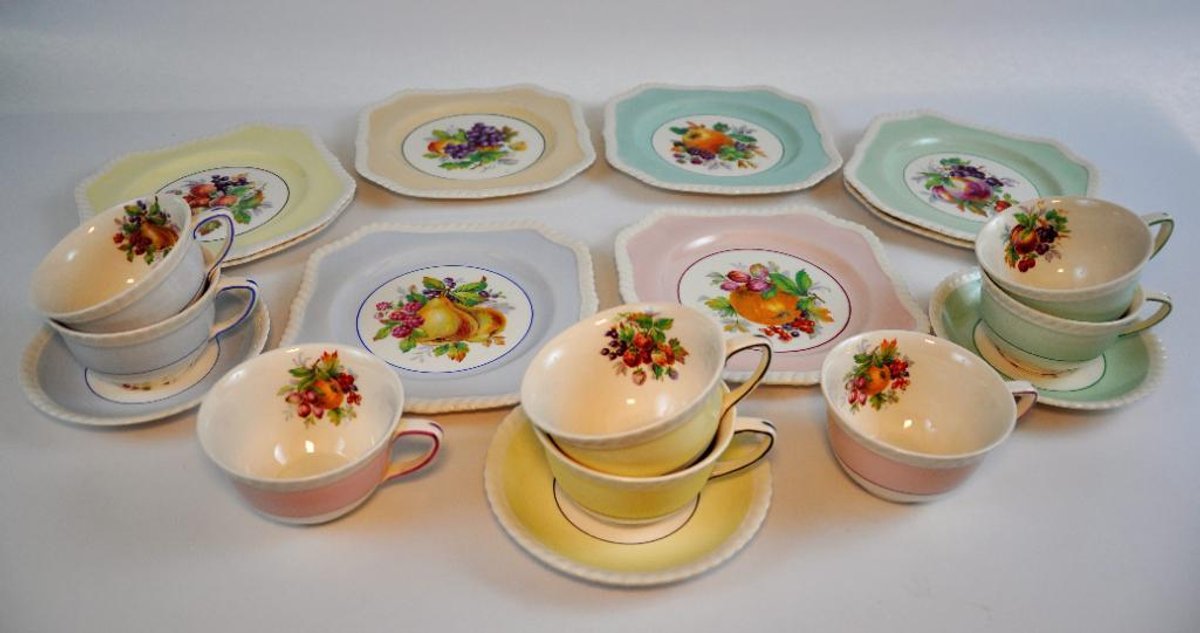 Old Colony Johnson Bros Snack Set