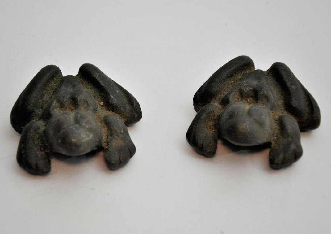 Male and Female Frog Paperweights