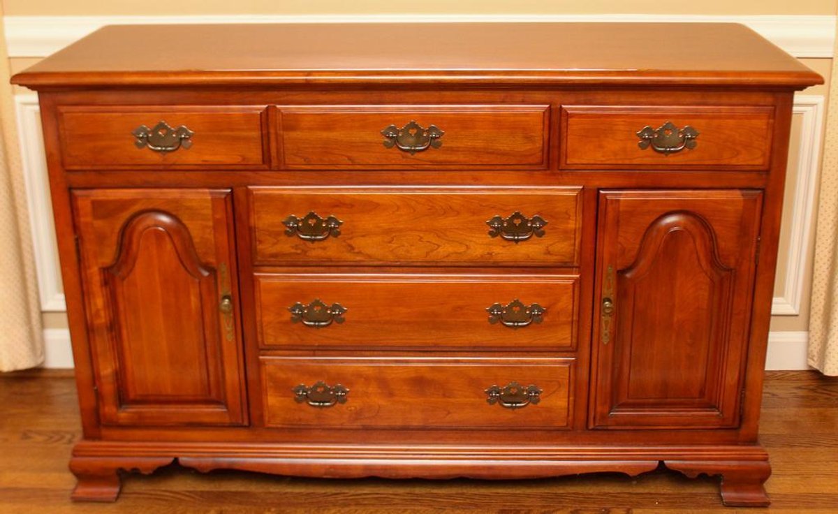 Image for Estate Auction in the City of Hurstbourne