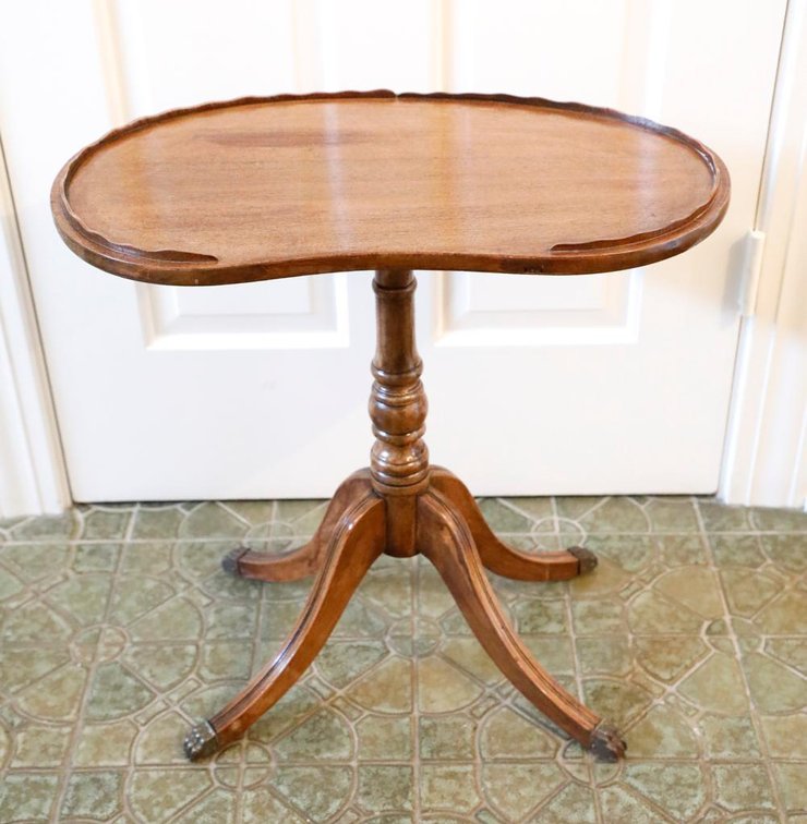 Duncan Phyfe Style Kidney Bean Table