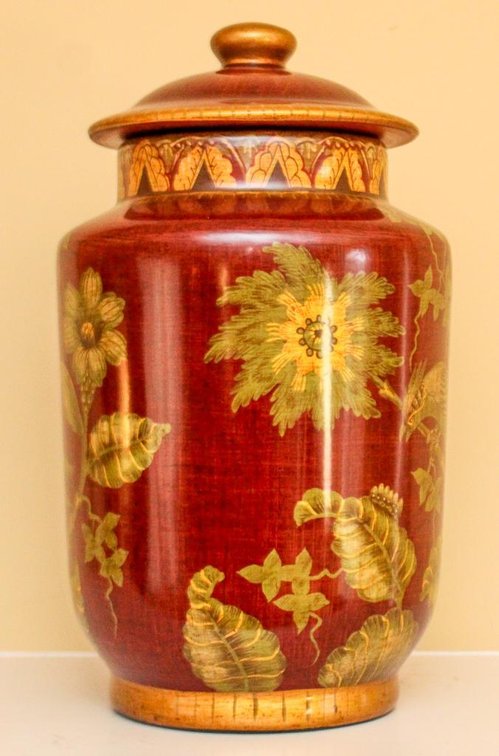 Raymond Waites for Toyo Indo-China Style Porcelain Urn