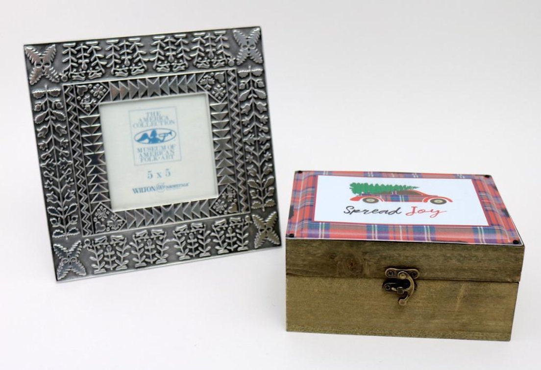 Wilton Americana Picture Frame and Wooden Christmas Box