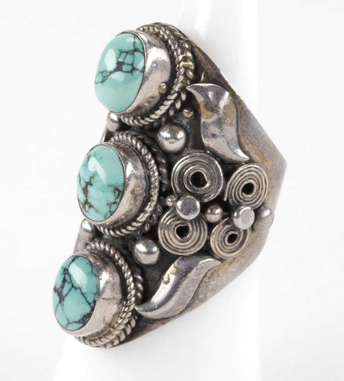 Vintage Nepalese Sterling Silver 3-Stone Turquoise Ring