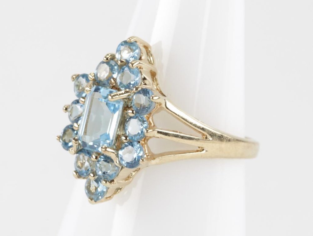 14K Yellow Gold Blue Topaz Ring
