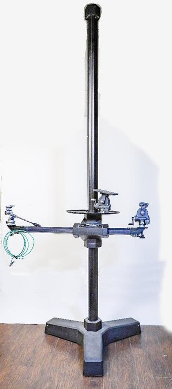 Foba Studio Mono-Stand