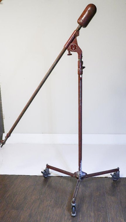 Mole-Richardson Boom Stand
