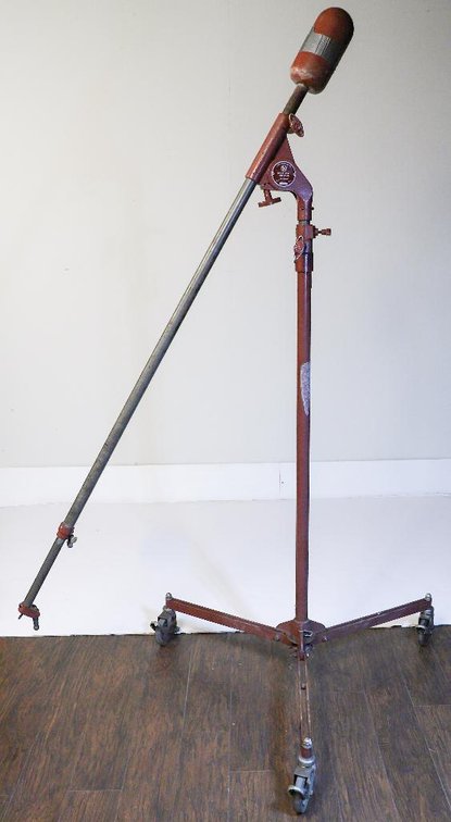 Mole-Richardson Boom Stand