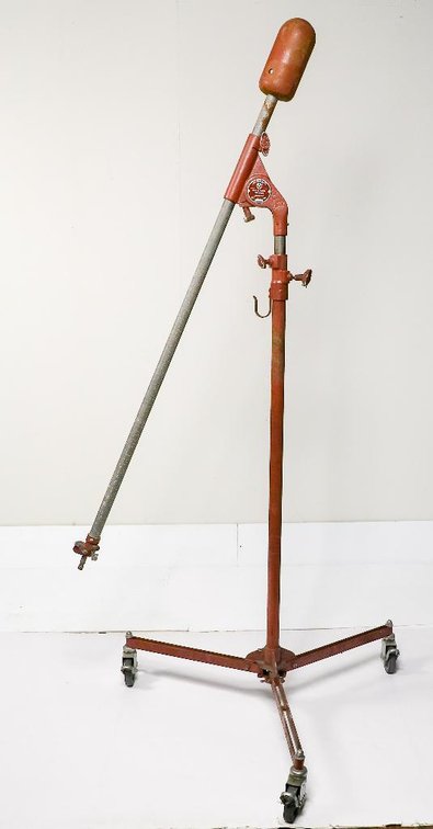 Mole-Richardson Boom Stand