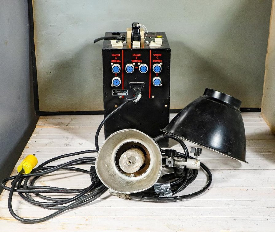Speedotron Light and Power Pack