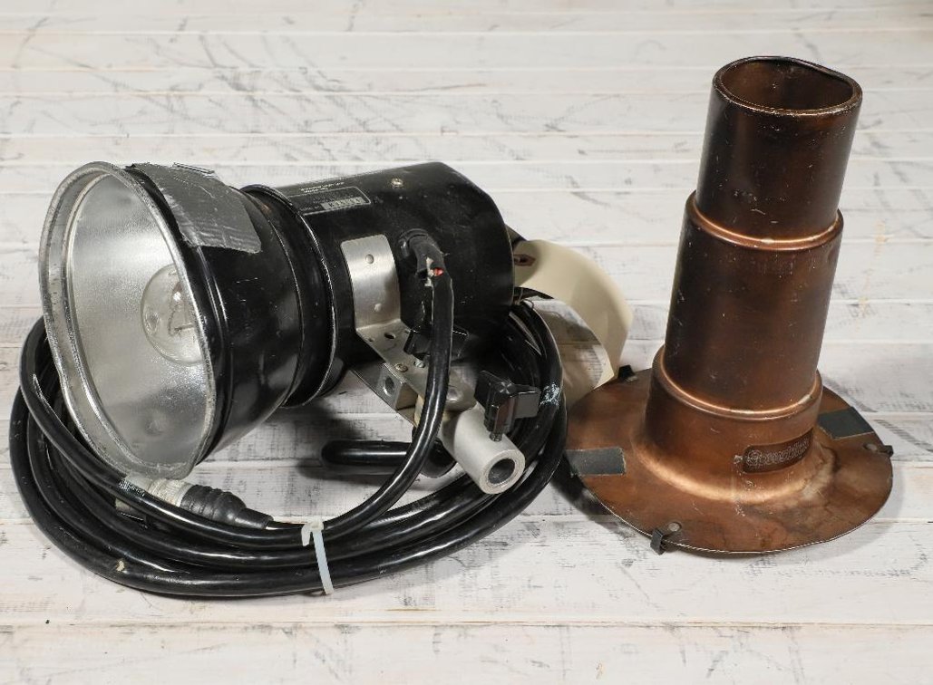 Speedotron Strobe light