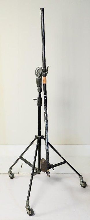 Calumet Light Stand On Casters With Boom Arm and Counterweight