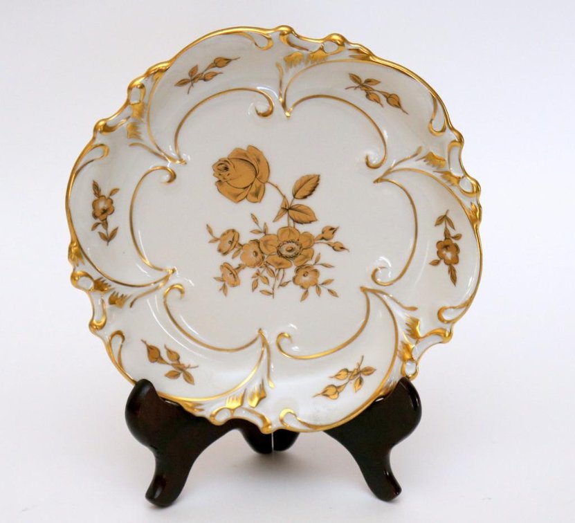 Jlmenau Graf Von Henneberg German Porcelain Serving Bowl