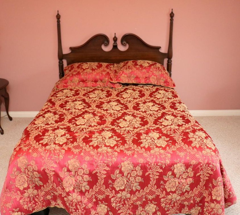 Full Size Bed in Cherry Finish