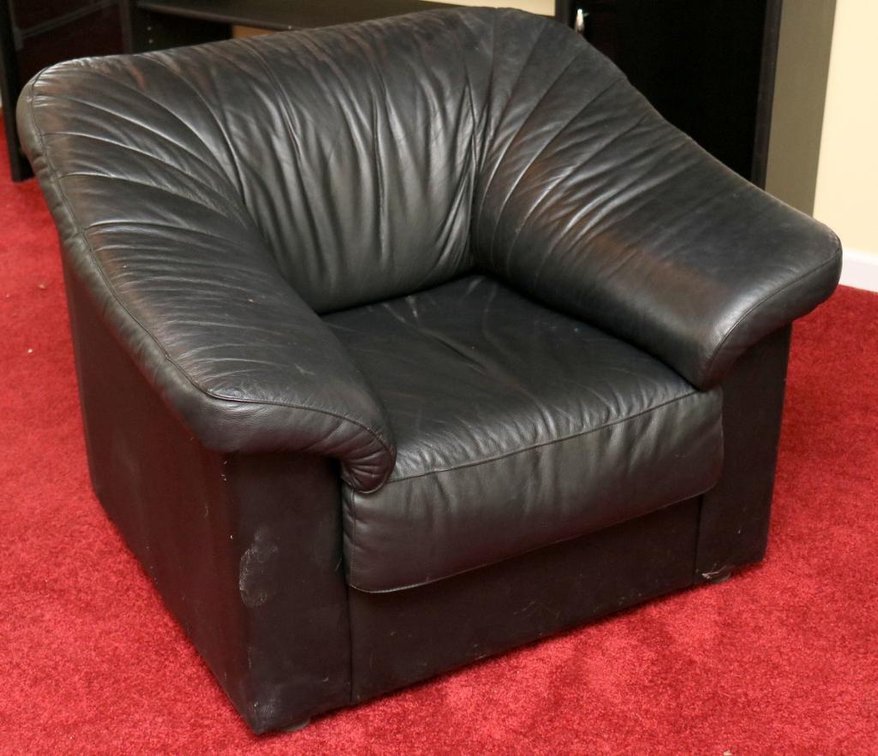 Black Leather Arm Chair