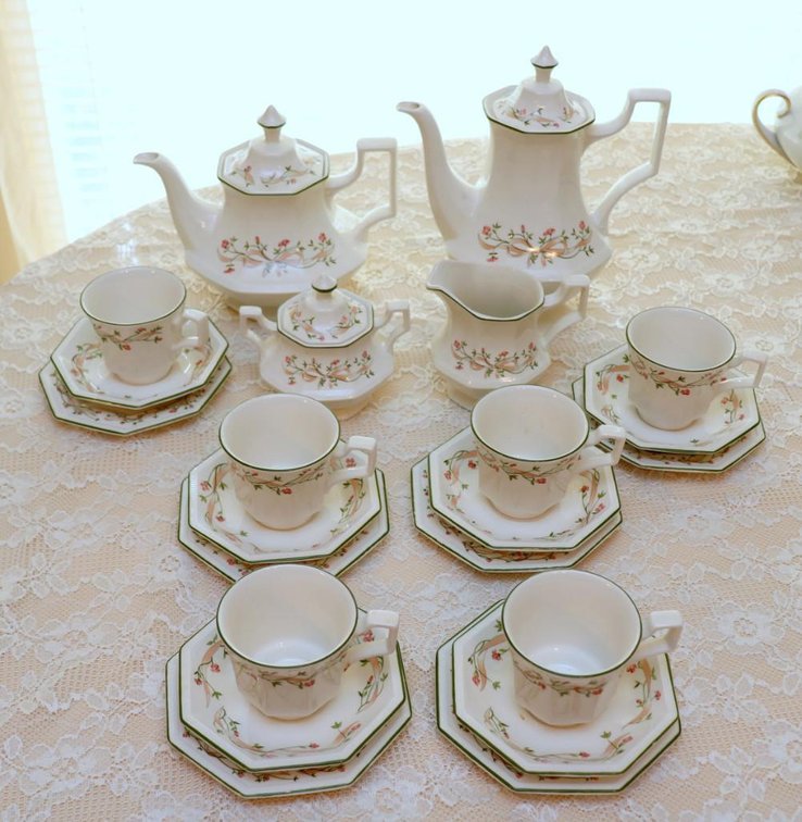 Johnson Bros Tea/Coffee Set