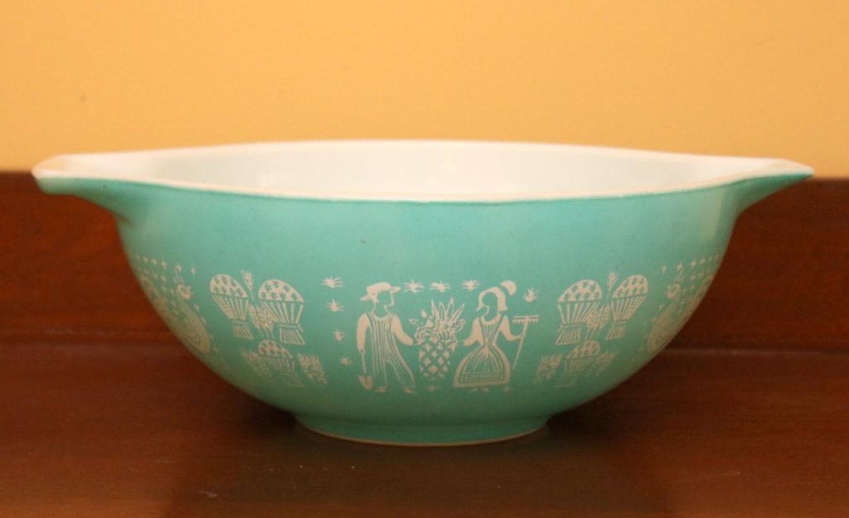 Vintage Pyrex Mixing Bowl