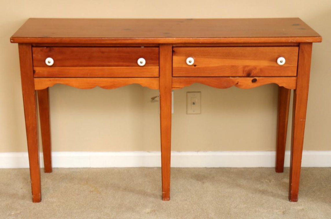Broyhill Foyer/Console Table