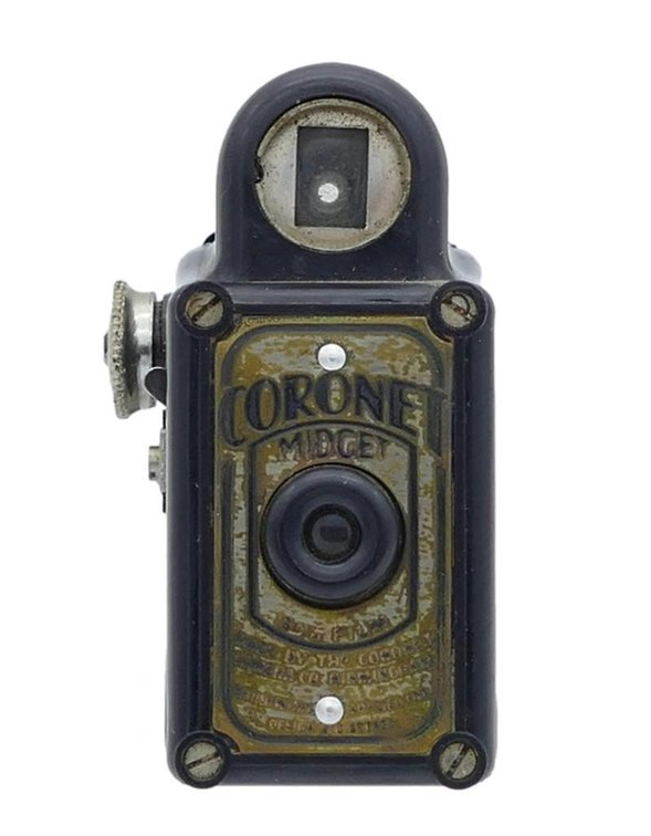 Circa 1935 Coronet Midget Black Bakelite Camera