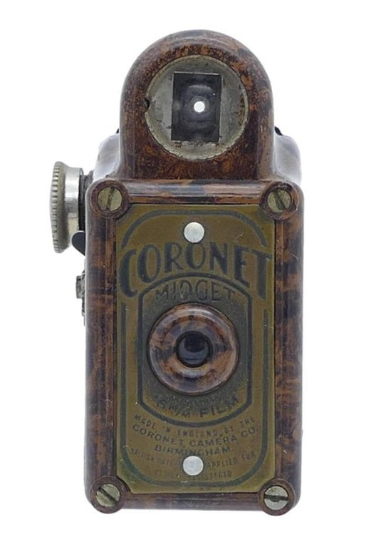 Circa 1935 Coronet Midget Brown Bakelite Camera