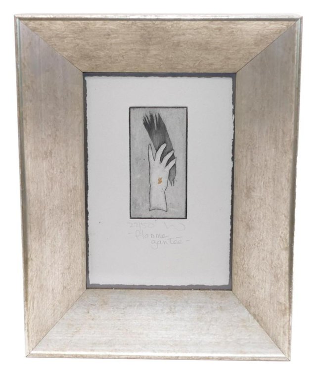 "Flamme Gantee" (Flamed Glove) by Victoria Edgar