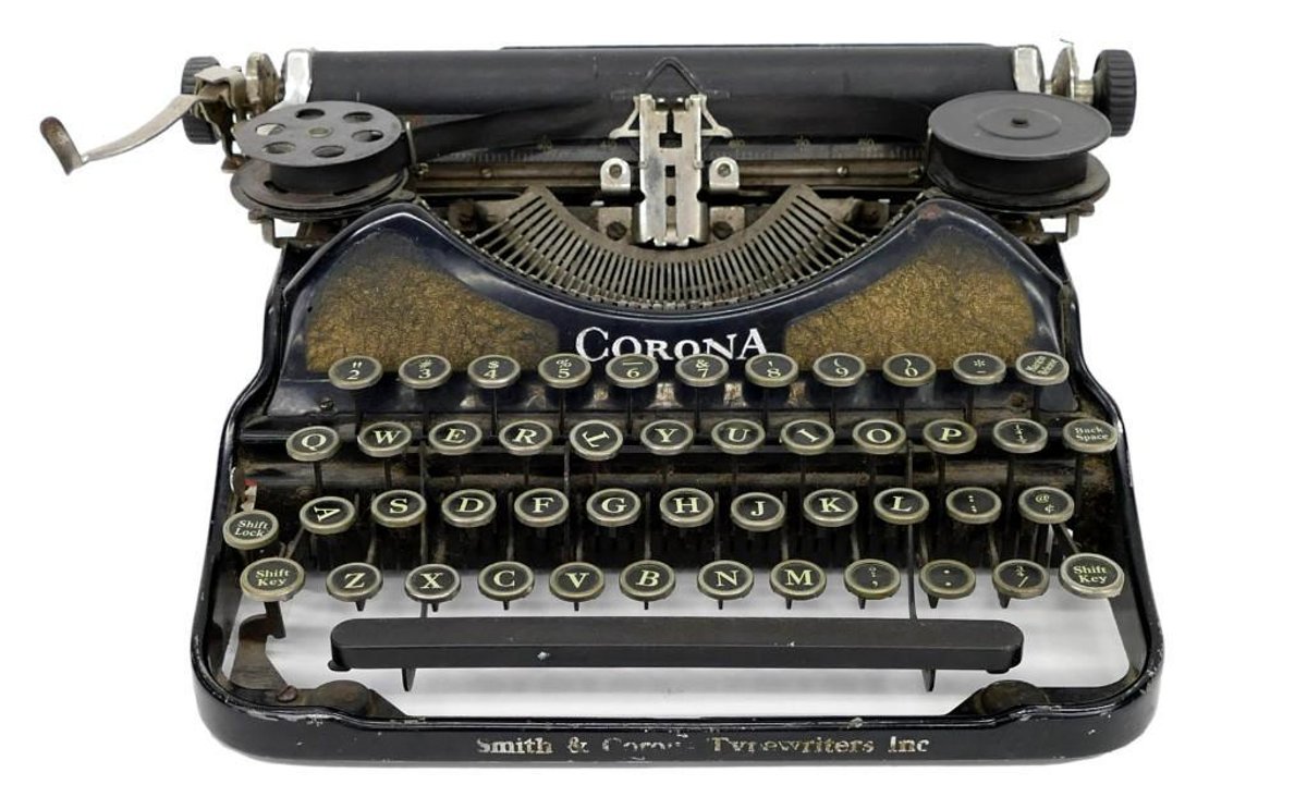 LC Smith & Corona Black w/ Gold No. 4 Typewriter