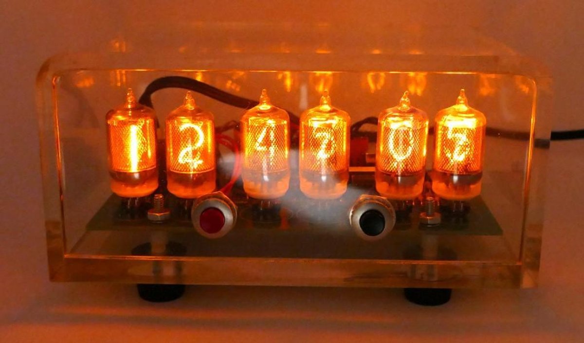 Cathode Corner NC600 Nixie Tube Desk Clock 