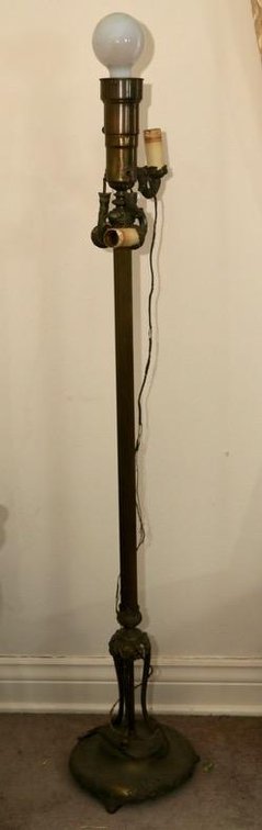 Weighted Base Brass Pole Lamp