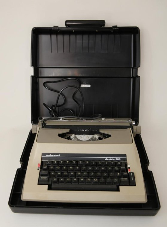 Underwood Electric Typewriter