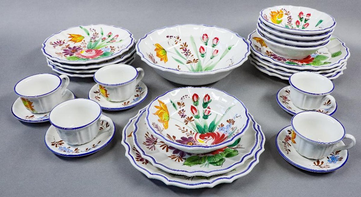 Five Place Settings Italian Pottery Nove Rose