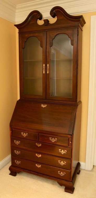 Image for Antiques, Furniture and Decor Auction in Lake Forest