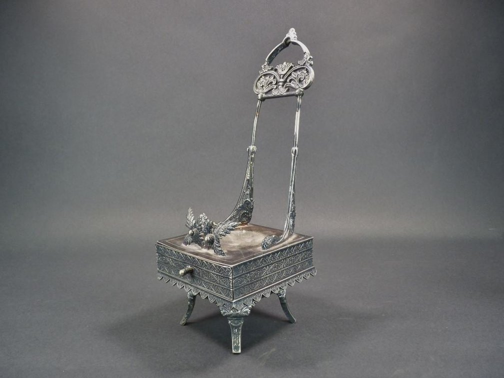 Plated Dresser Stand