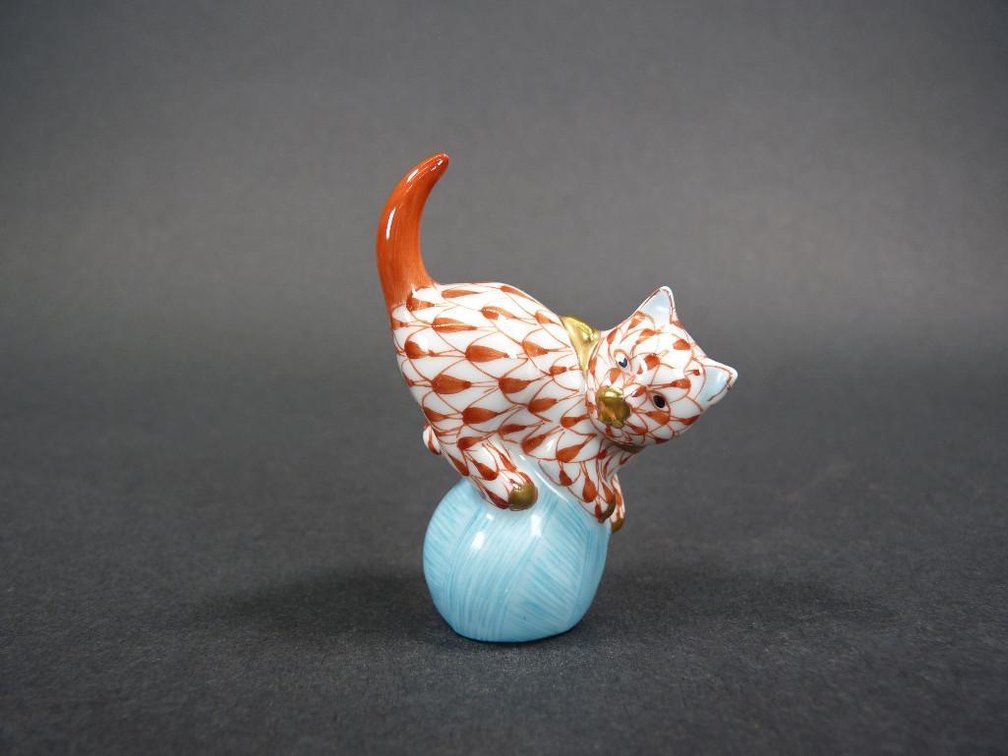Herend Porcelain Fishnet Kitten