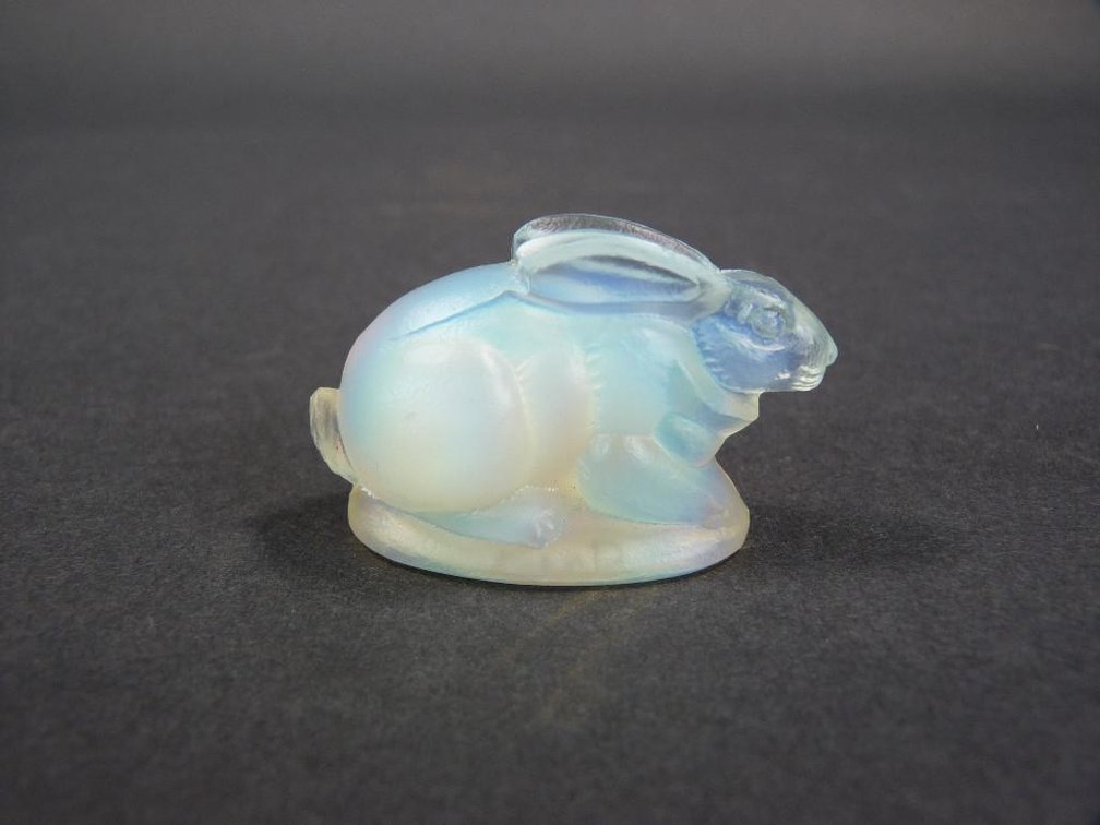Sabino Opalescent Glass Rabbit