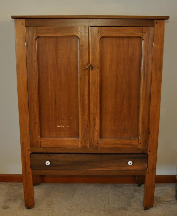 Wooden Pie Cabinet