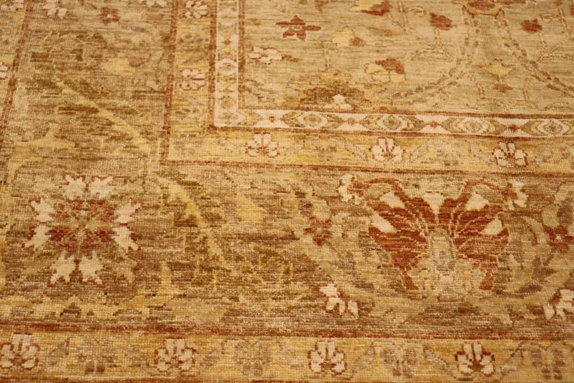 Hand Knotted Wool Mahal From Pakistan