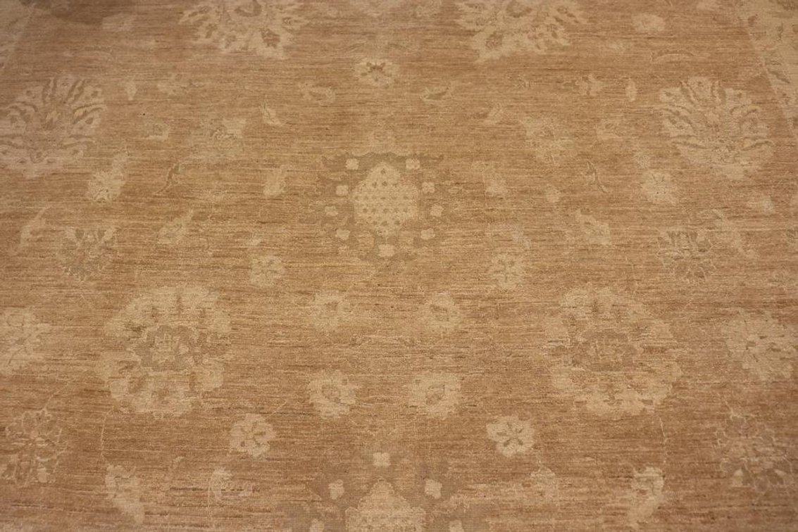 Finely woven hand knotted wool Mahal from Pakistan