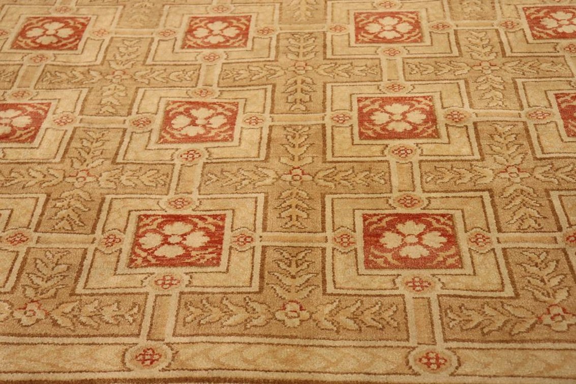 Hand Knotted Wool Overall Ceiling Patter Piled Rug