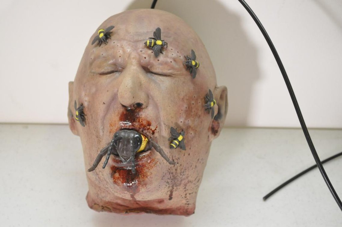 Hanging Head Bee Face (Lot B)